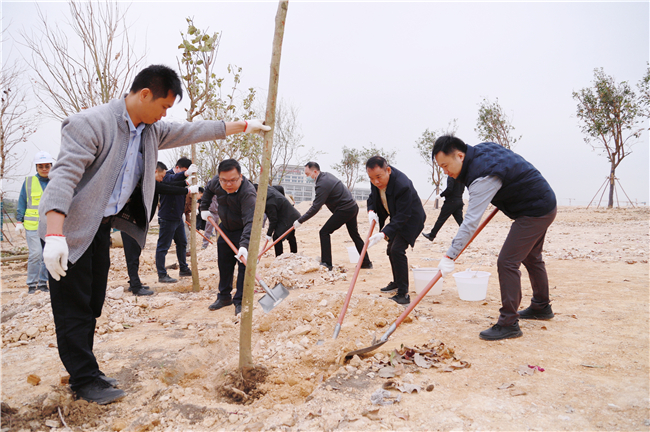 2023年3月13日，中馬合資公司組織開展2023年義務(wù)植樹活動